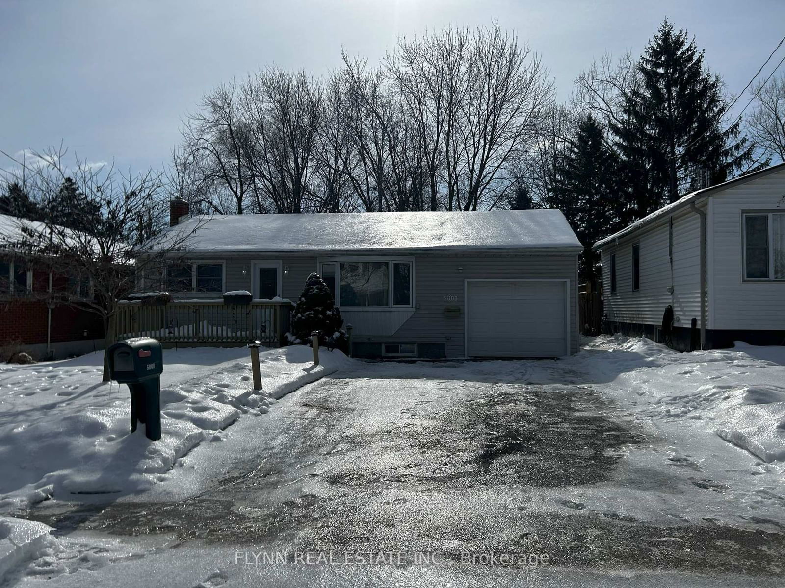 Detached House sold at 5800 Keith Street, Niagara Falls, Church's Lane, L2J 1J9 - MLS: X11977911