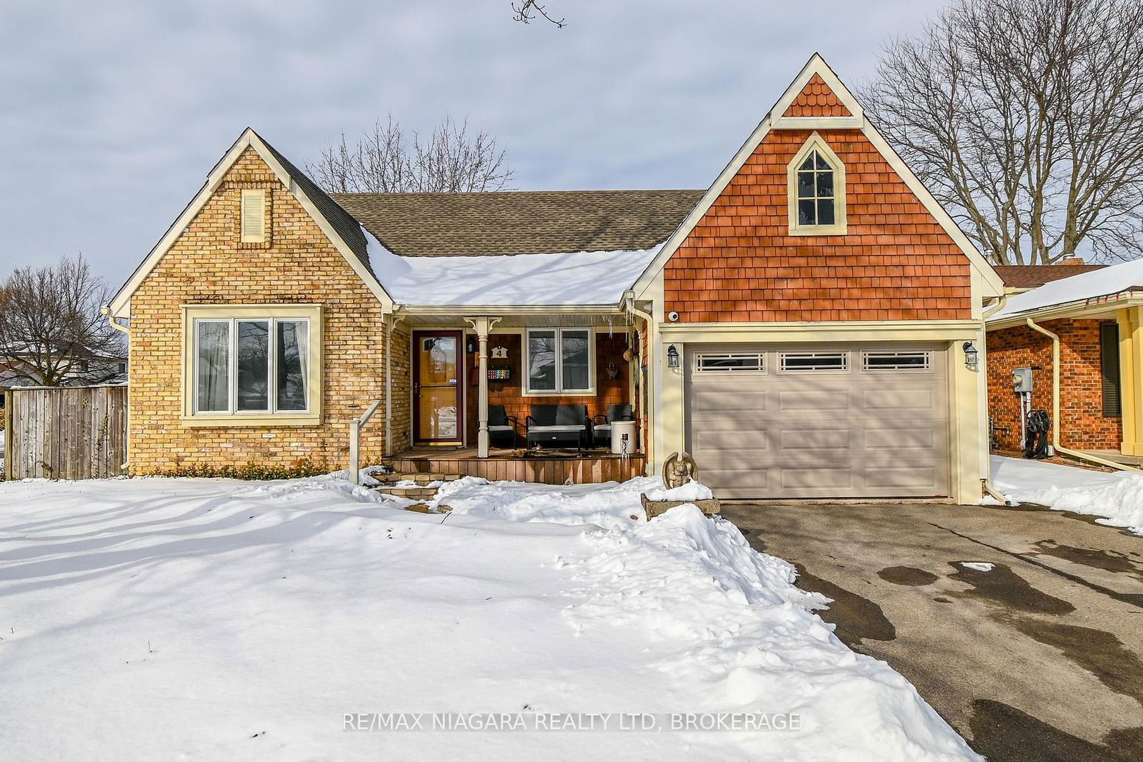 Building at 4 Cedarvale Crescent, Welland, N. Welland