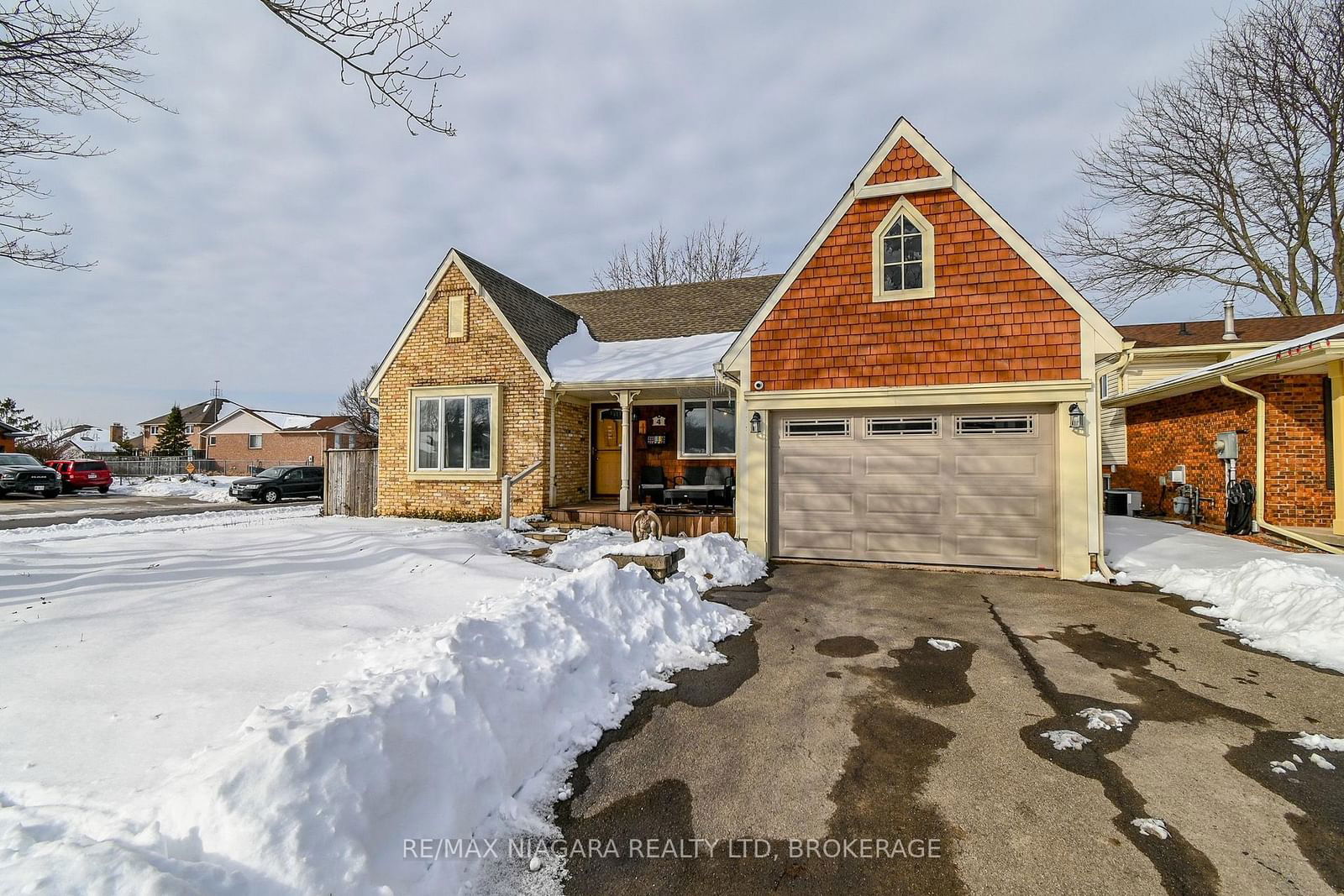 Detached House for sale at 4 Cedarvale Crescent, Welland, N. Welland, L3C 6V2 - MLS: X11977971