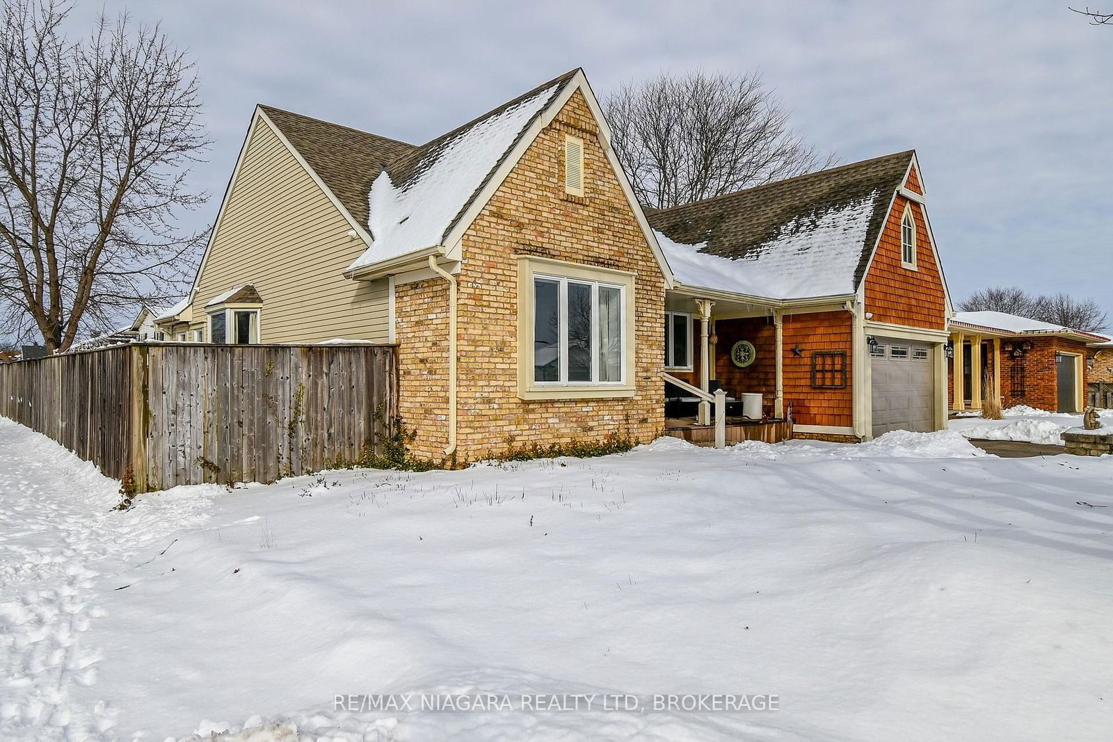 Detached House for sale at 4 Cedarvale Crescent, Welland, N. Welland, L3C 6V2 - MLS: X11977971