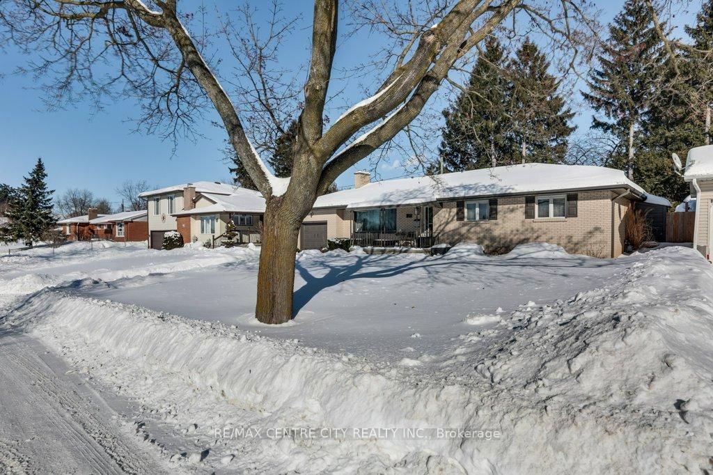 Detached House for sale at 272 Burlington Crescent, London, South J, N5Z 3G5 - MLS: X11978084