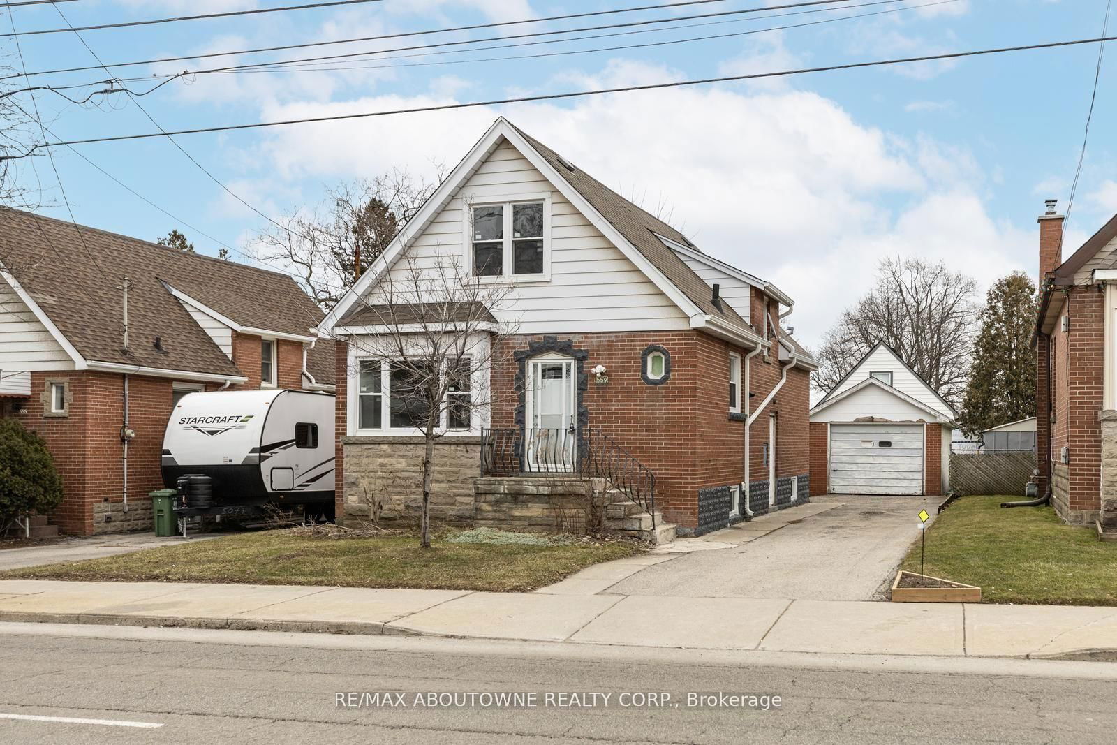 Detached House for lease at Upper-559 Upper Sherman Avenue, Hamilton, Eastmount, L8V 3L9 - MLS: X11978123