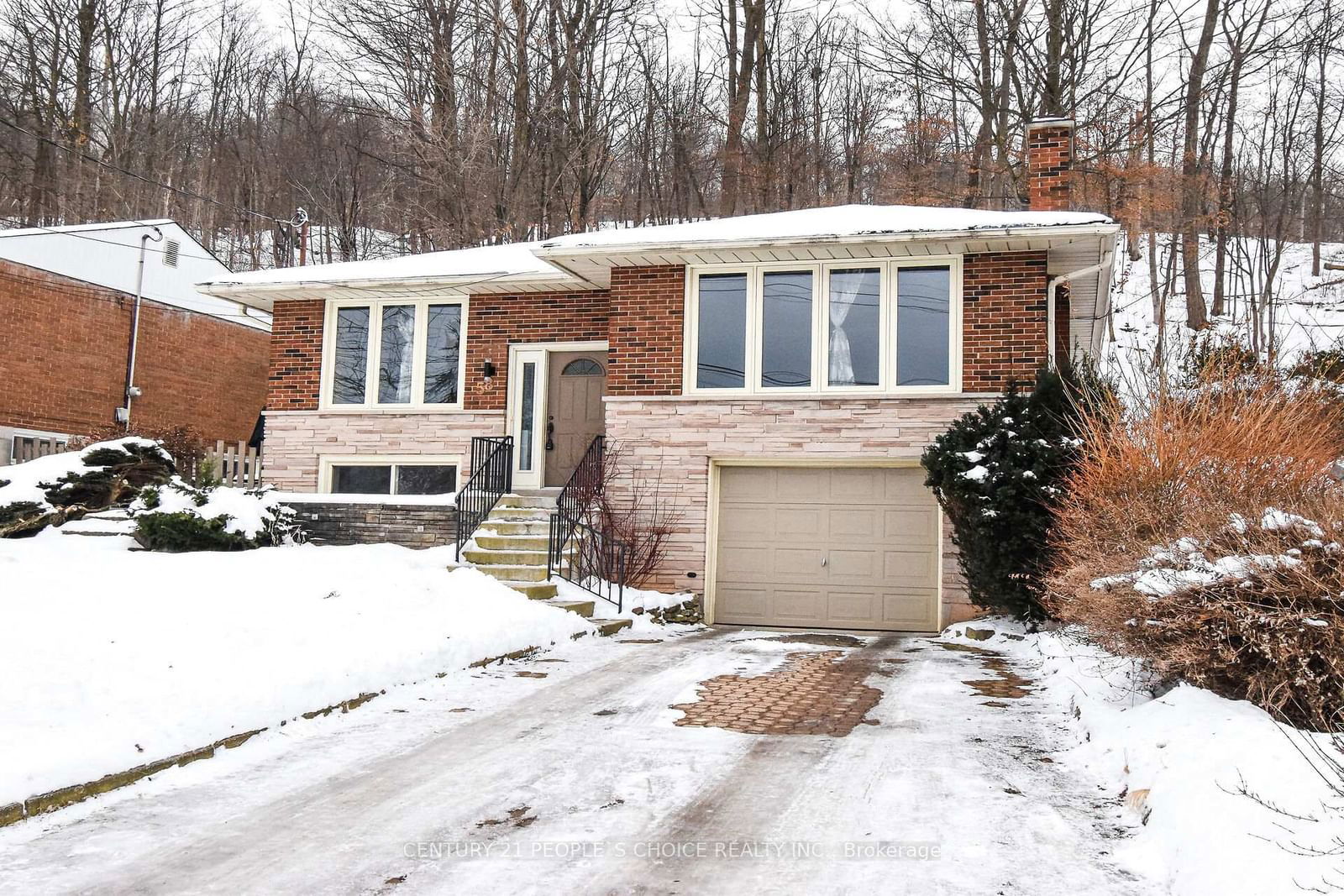 Detached House for sale at 58 Brentwood Drive, Hamilton, Stoney Creek, L8G 2W8 - MLS: X11978136