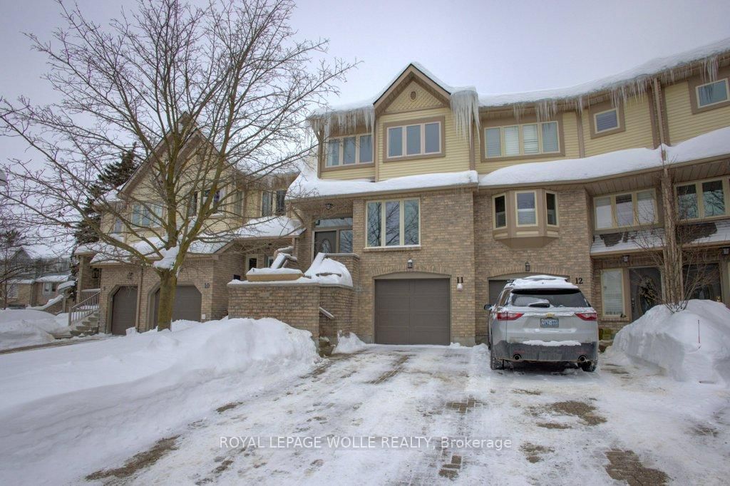 Townhouse for sale at 11-225 Benjamin Road, Waterloo, N2V 1Z3 - MLS: X11978191