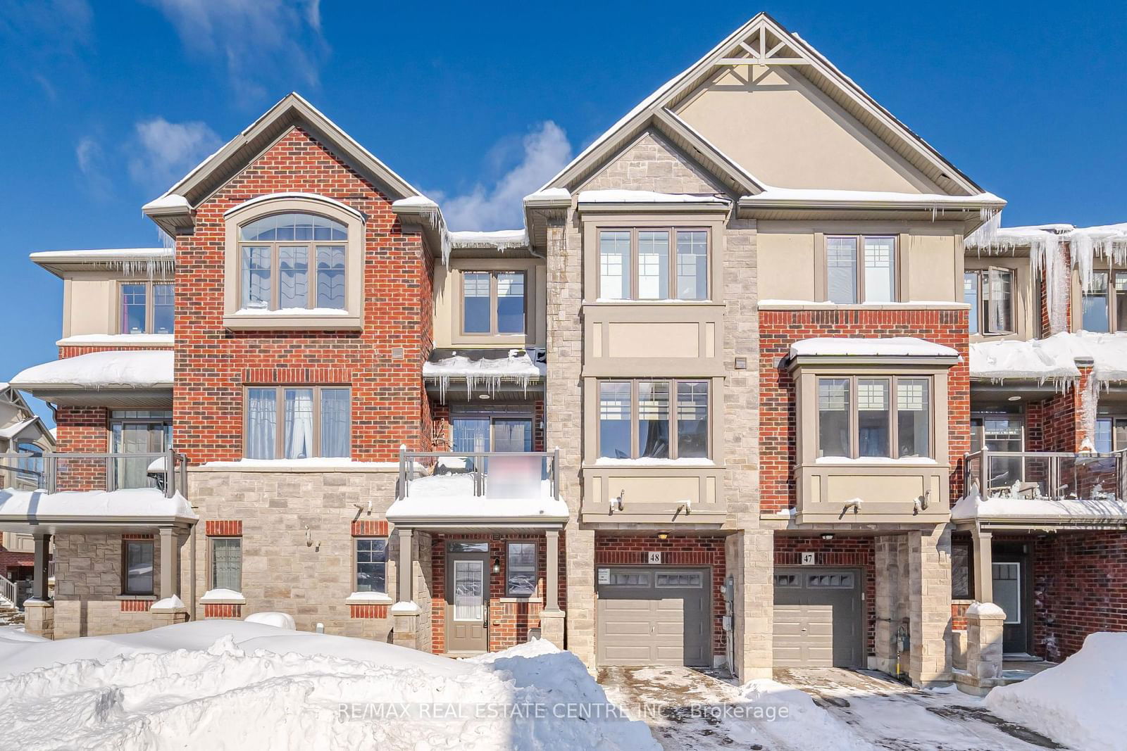 Townhouse sold at 48-1169 Garner Road, Hamilton, Ancaster, L9G 0G8 - MLS: X11978276