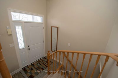 7 Midland Dr, Kawartha Lakes - Lindsay image-0-2