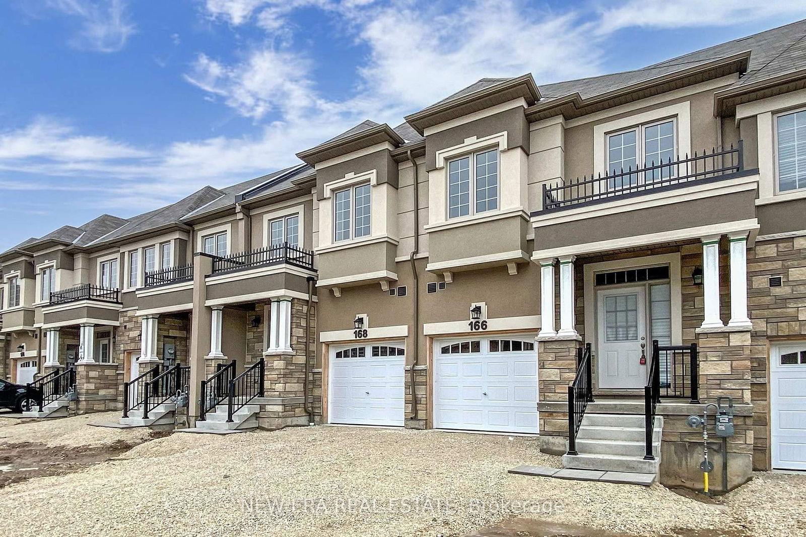 Townhouse for lease at 166 Flagg Avenue, Brant, Paris, N3L 0K5 - MLS: X11978628