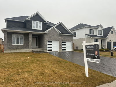 30 Spruce Cres, North Middlesex - Parkhill