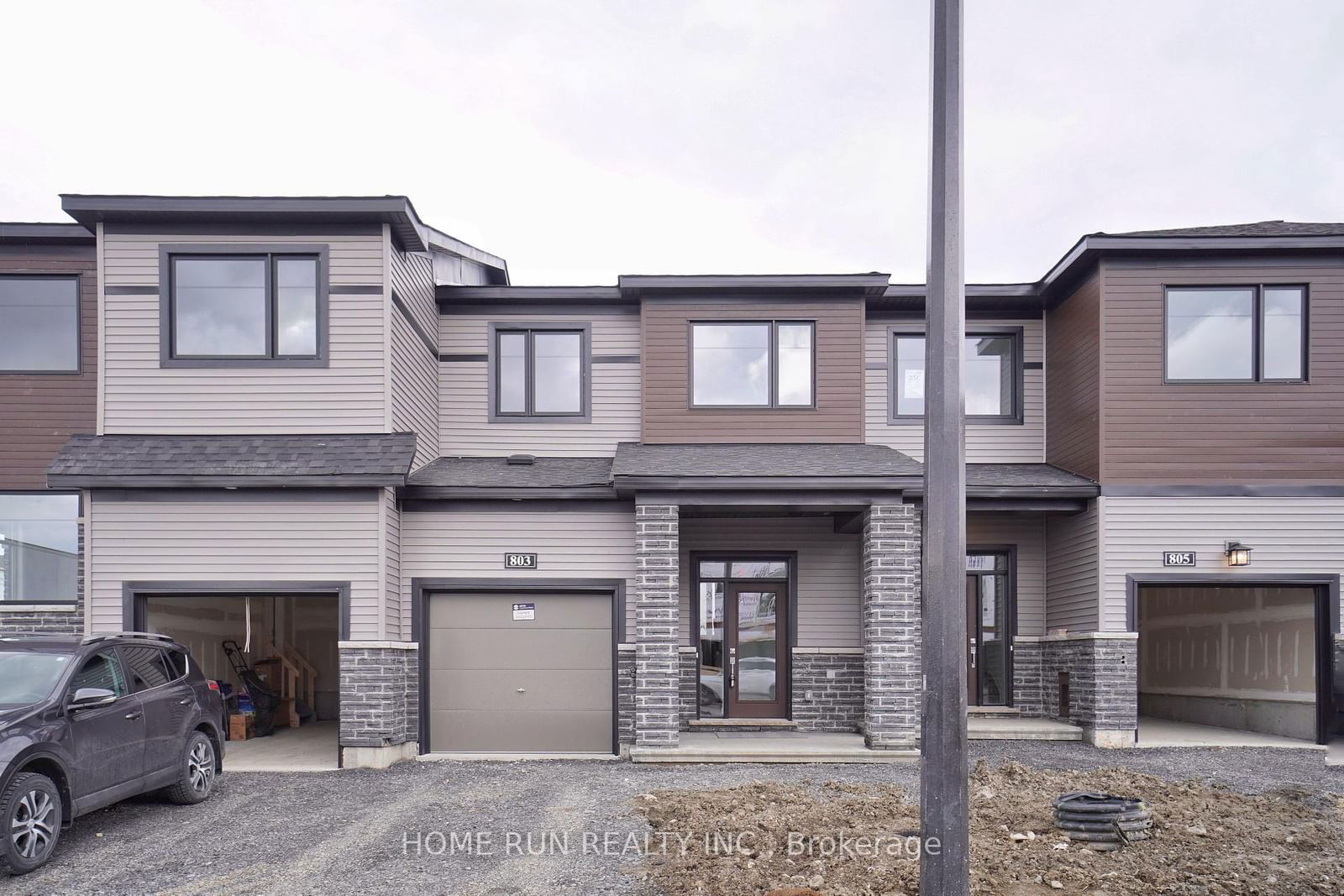 Townhouse for lease at 803 Everbloom Lane, Barrhaven, 7704 - Barrhaven - Heritage Park, K2J 6Z6 - MLS: X11979536