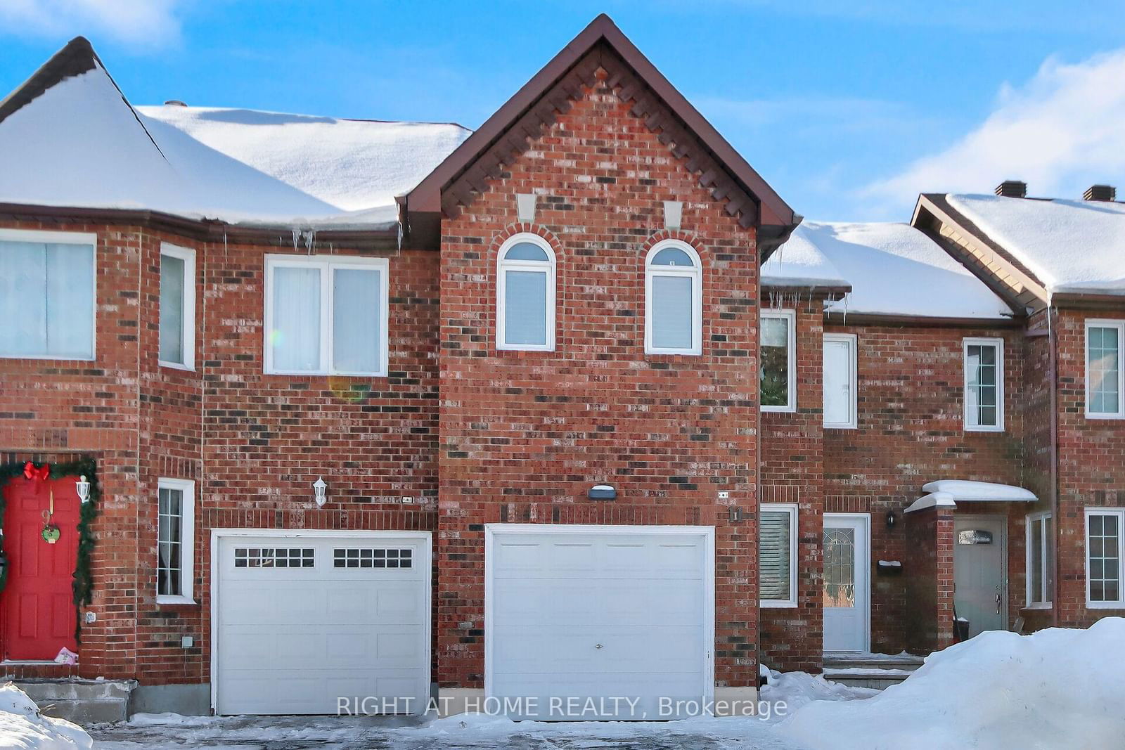 Townhouse for sale at 11 Hepburn Court, Kanata, 9002 - Kanata - Katimavik, K2L 3Z2 - MLS: X11979830