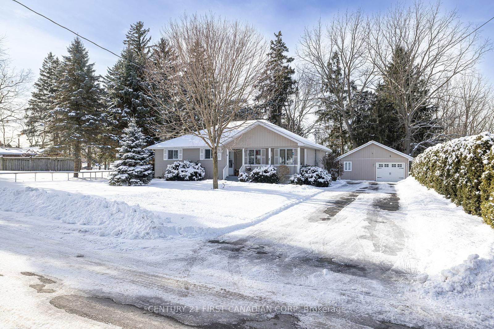 Building at 6 Henry Street, Chatham-Kent, Ridgetown