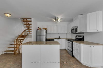 Unit 32 — 1 Place D'armes, Kingston - East of Sir John A. Blvd image-0-3