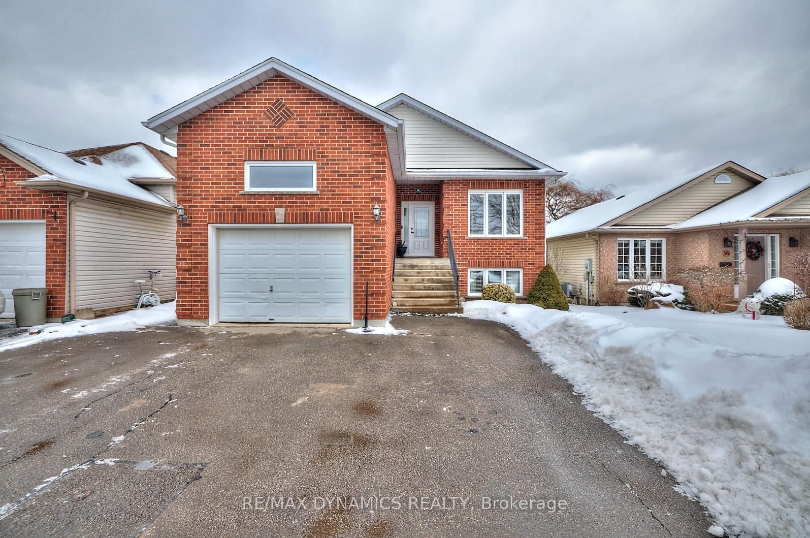 Building at 48 Gretel Place, Welland, N. Welland