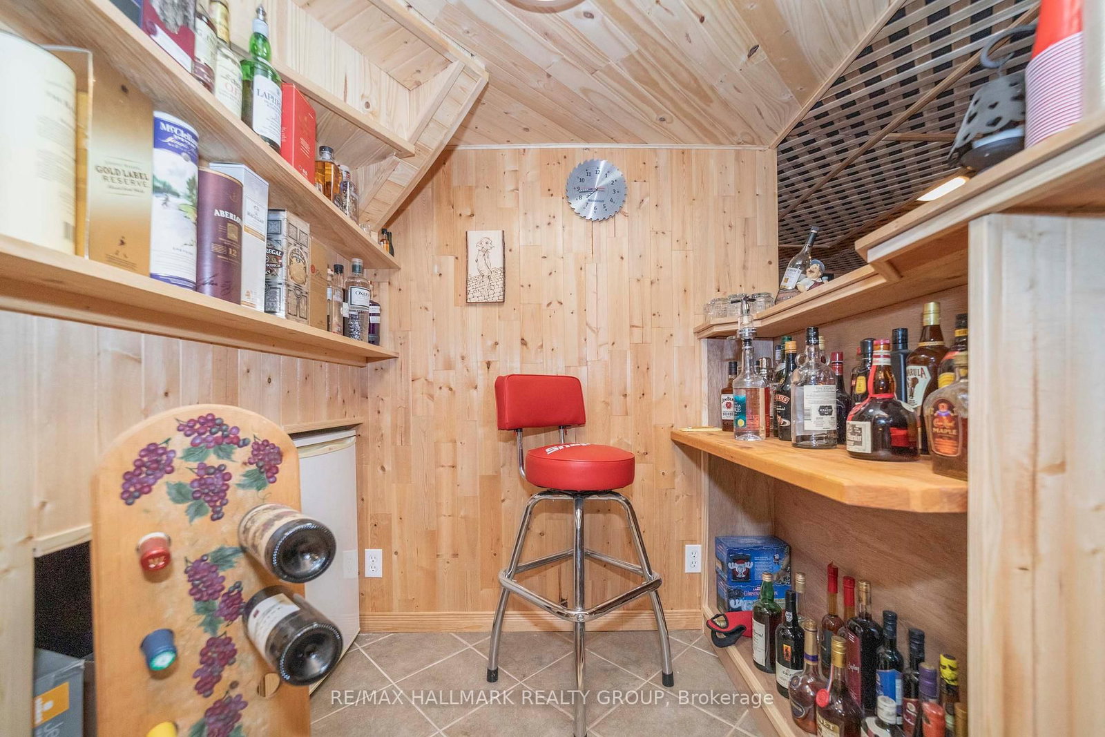 Listing Image 18