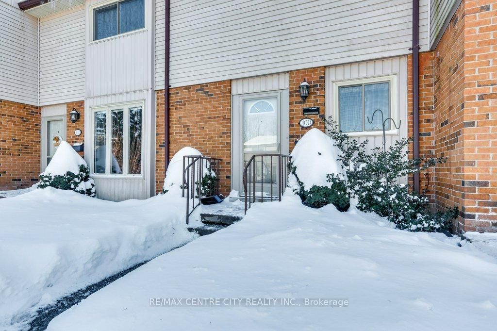 Townhouse for sale at 100-1328 Commissioners Road, London, South B, N6K 2Y6 - MLS: X11980116