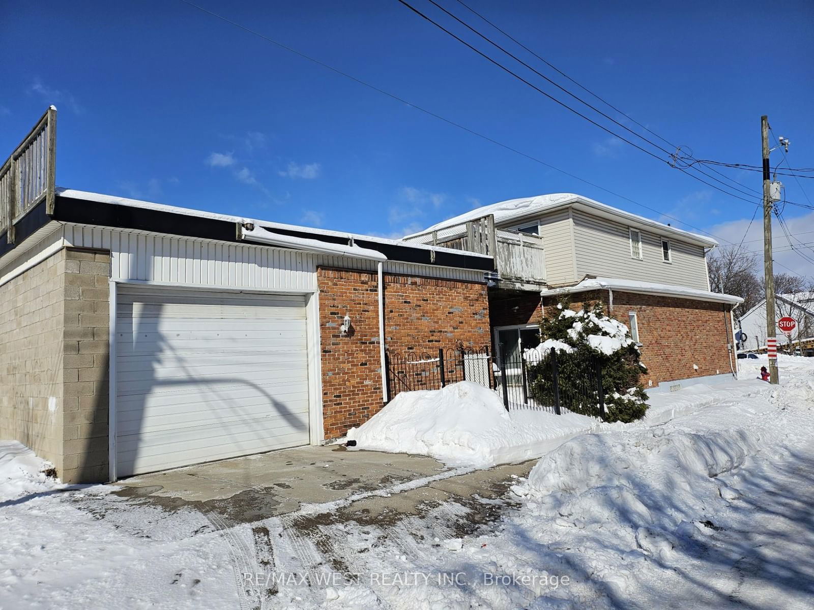 Detached House for sale at 66 Burton Street, Hamilton, Industrial Sector, L8L 3P8 - MLS: X11980242