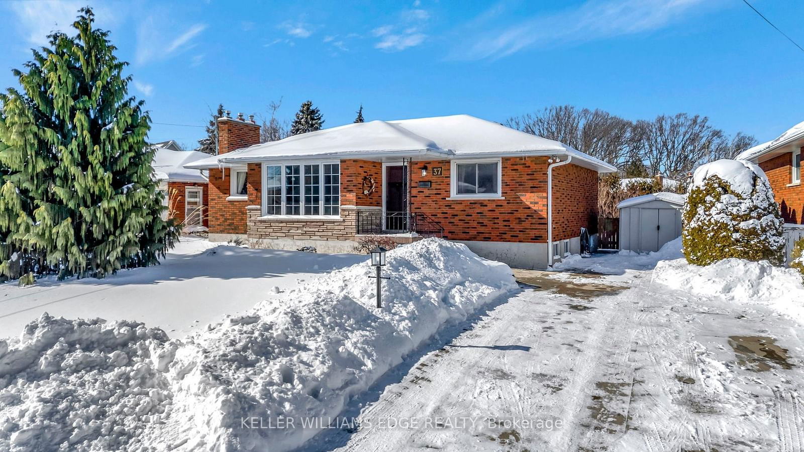 Detached House for sale at 37 Woodsview Avenue, Grimsby, 540 - Grimsby Beach, L3M 3S8 - MLS: X11980403