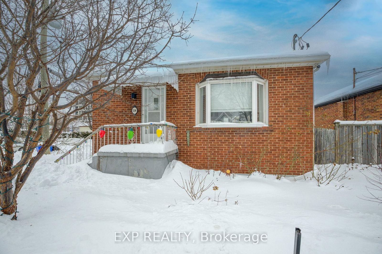 Detached House for sale at 114 East 11th Street, Hamilton, Inch Park, L9A 3T4 - MLS: X11980498