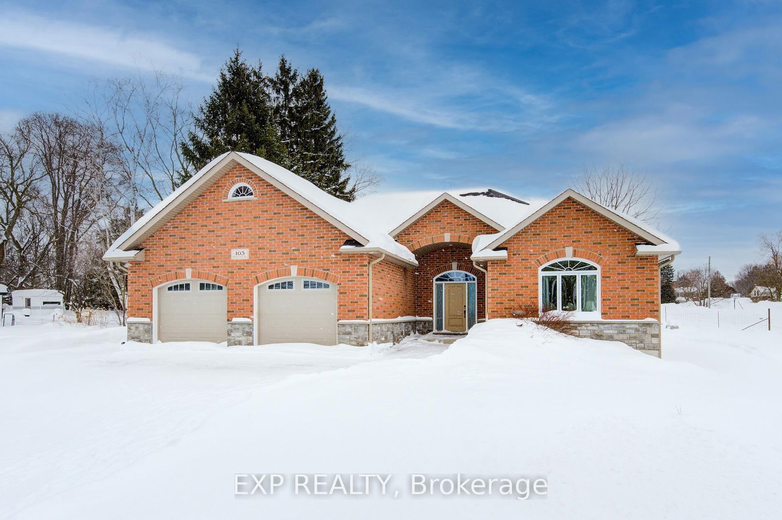 Detached House for sale at 103 Robertson Street, Minto, Harriston, N0G 1Z0 - MLS: X11980669