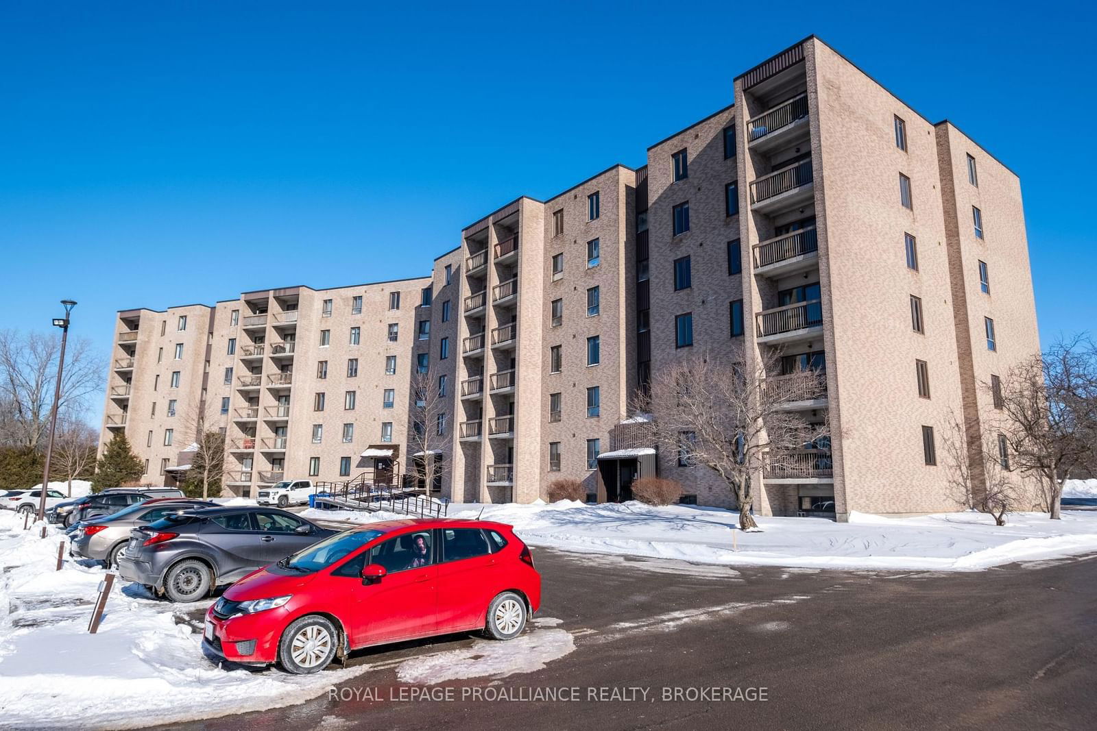 Condo for sale at 208-358 Queen Mary Road, Kingston, West of Sir John A. Blvd, K7M 7E8 - MLS: X11980686