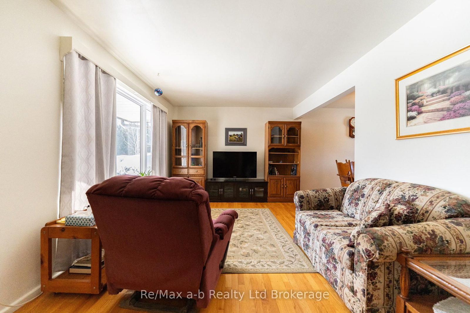 Listing Image 7