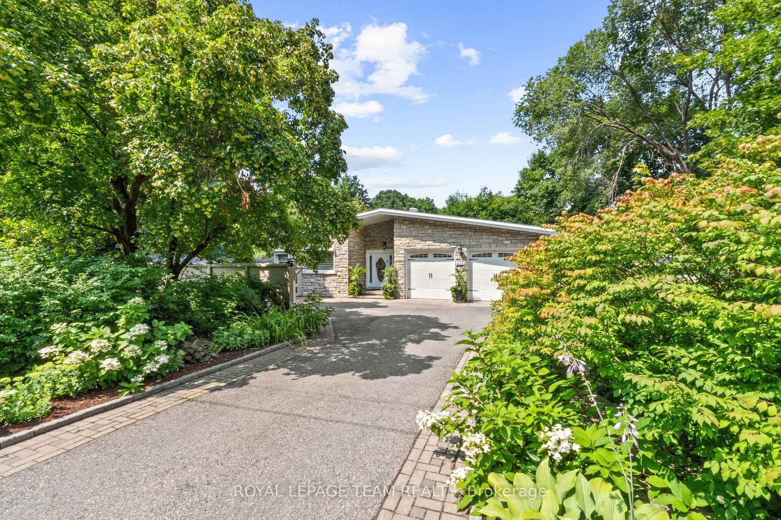 Detached House sold at 235 Hemlock Road, Ottawa, Rockcliffe, K1M 1K4 - MLS: X11980828