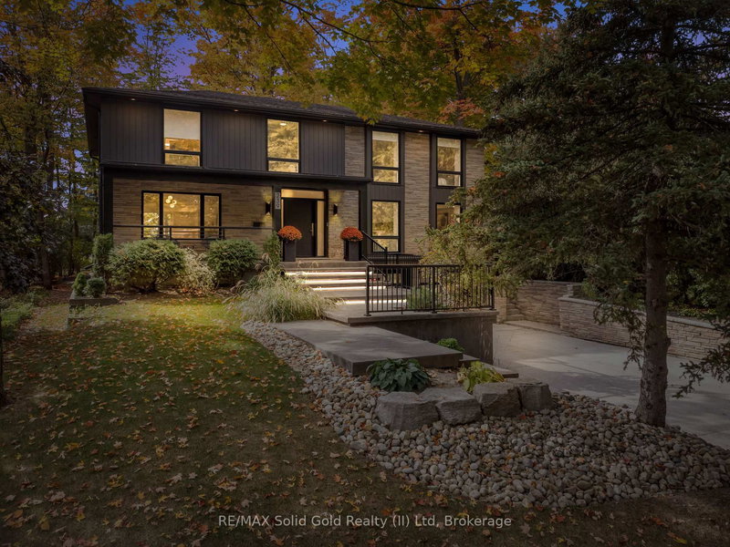 239 Corrie Cres, Waterloo, N2L 5W3 | Image 2