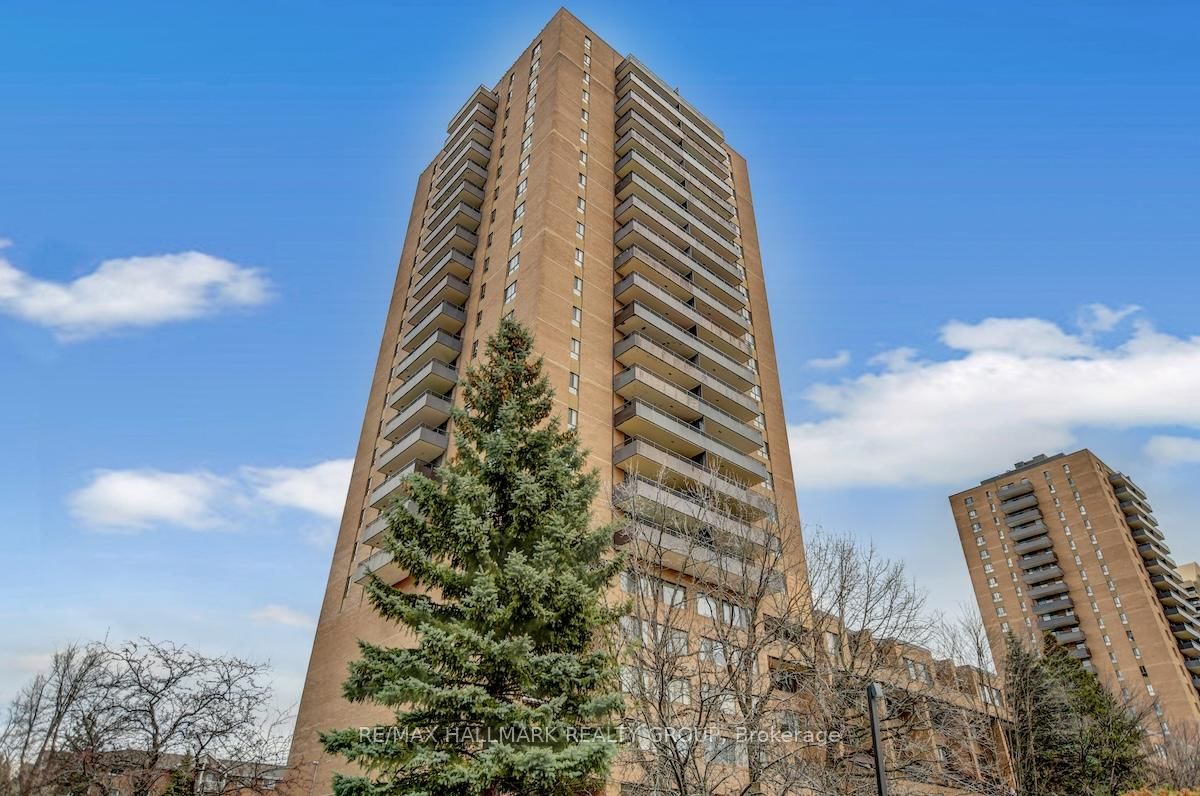 Building at 505 St Laurent Boulevard, Ottawa, Viscount Alexander Park