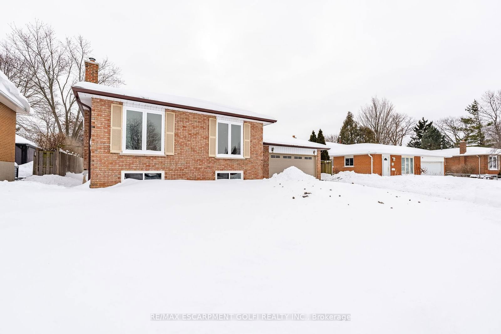 Detached House sold at 12 Ashdale Court, Hamilton, Waterdown, L0R 2H3 - MLS: X11980856