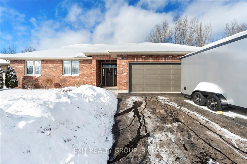 40 Kawartha Crt, Belleville -  image-0-0