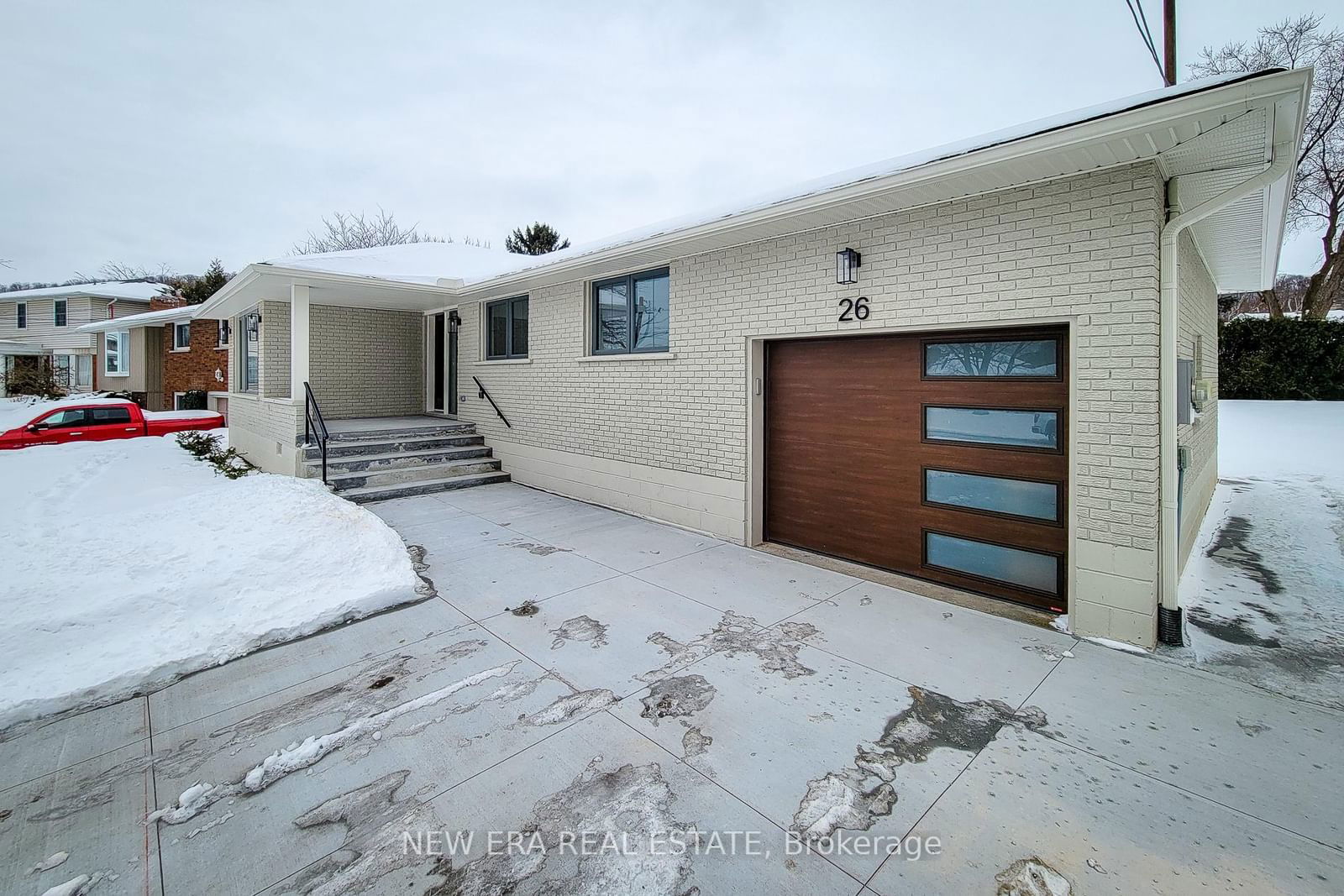 Detached House for sale at 26 George Street, Grimsby, 541 - Grimsby West, L3M 3Y6 - MLS: X11980966