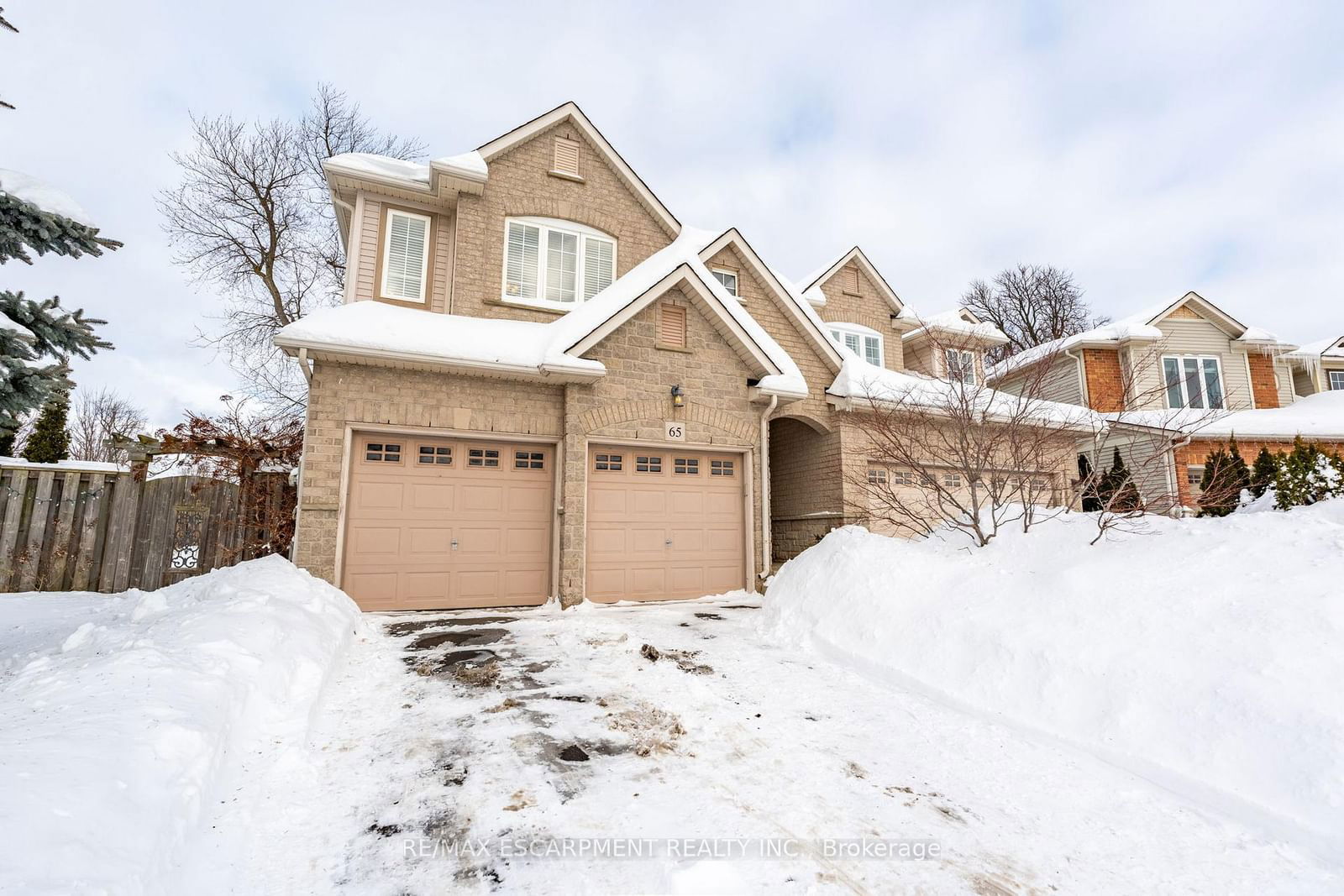 Semi-Detached House sold at 65 Goldenview Court, Hamilton, Waterdown, L8B 0L3 - MLS: X11981125