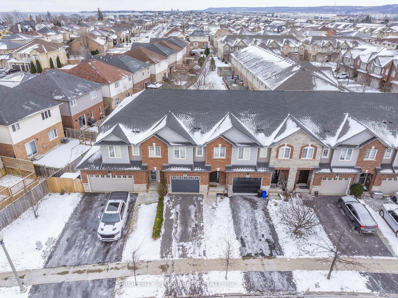 Townhouse for sale at 52 Dartmouth Gate, Hamilton, Stoney Creek, L8E 0B9 - MLS: X11981243