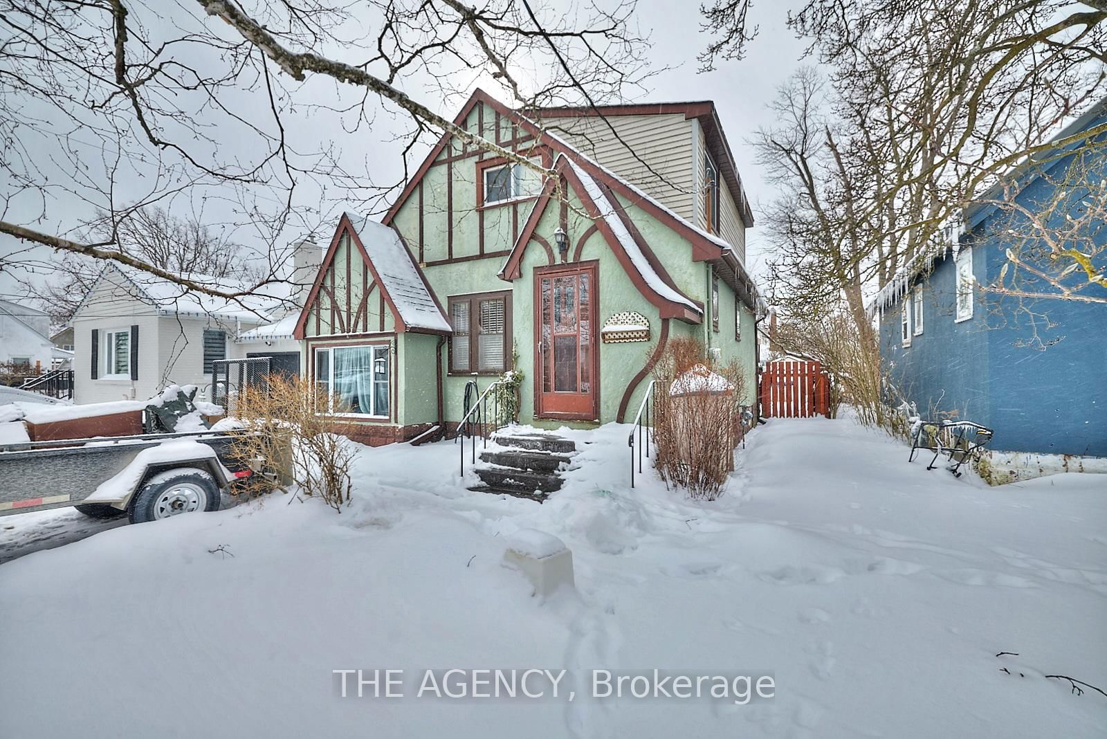 Detached House for sale at 9 Wade Street, Welland, 772 - Broadway, L3C 5H3 - MLS: X11981348