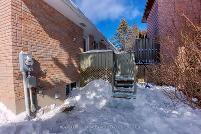 782 Cedarwood Dr, Kingston - City Northwest image-0-1