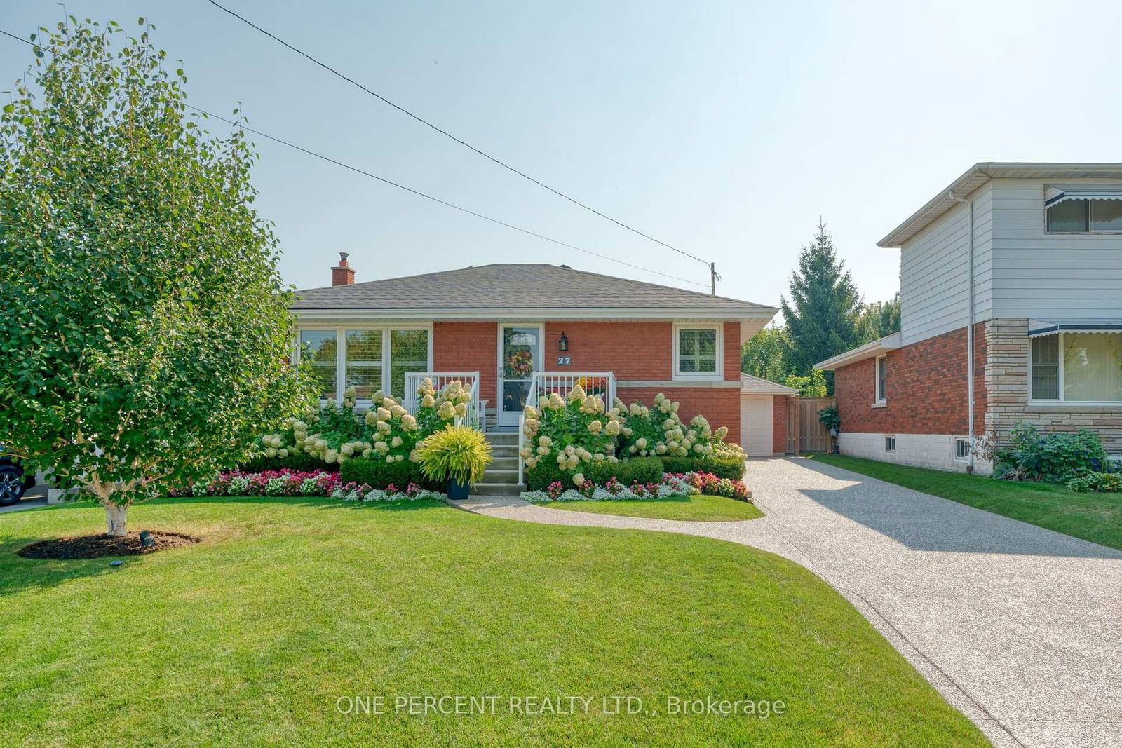 Detached House for sale at 27 Hoover Crescent, Hamilton, Balfour, L9A 3G9 - MLS: X11981466