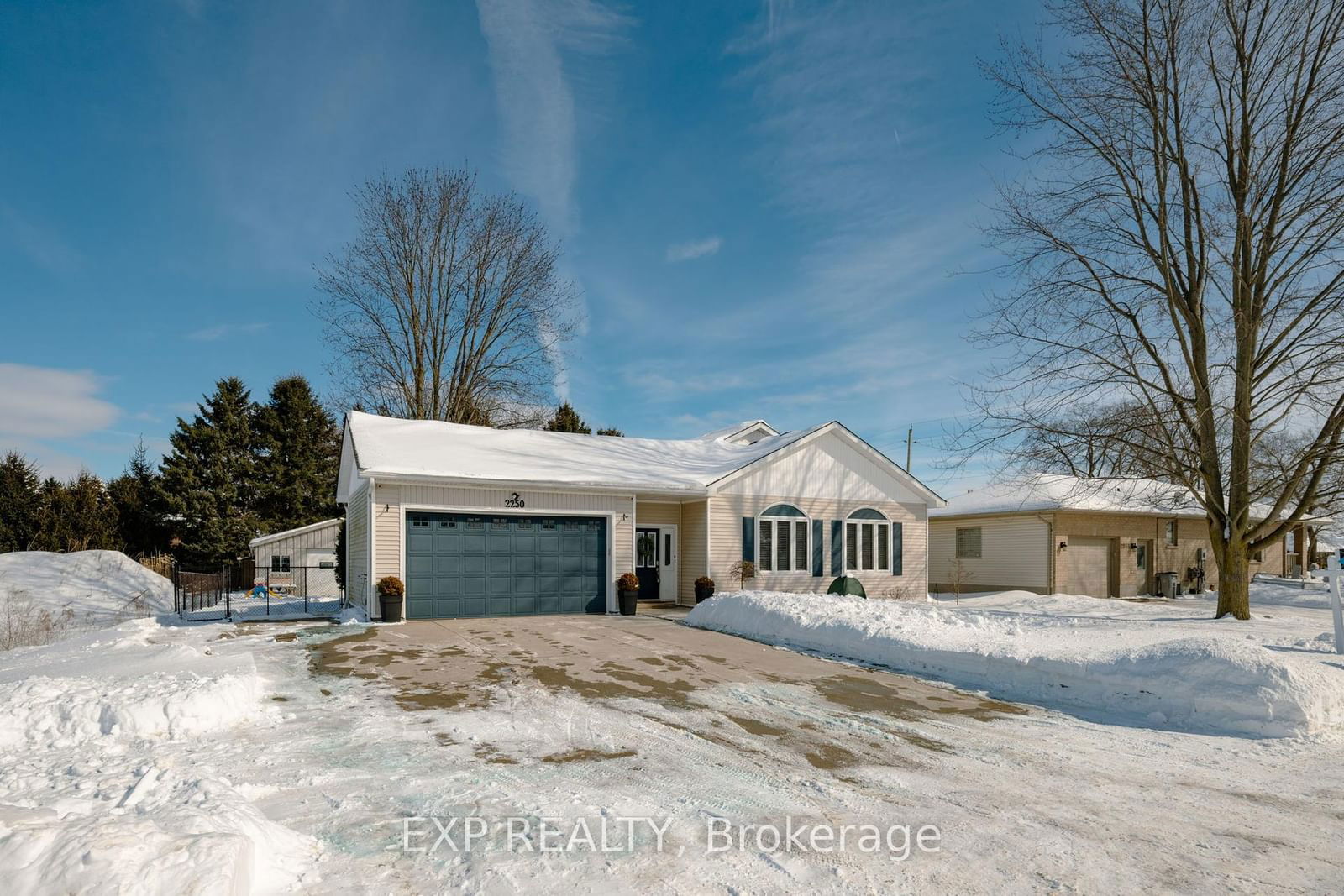 Detached House sold at 2250 Edgewood Lane, Strathroy-Caradoc, Mount Brydges, N0L 1W0 - MLS: X11981476