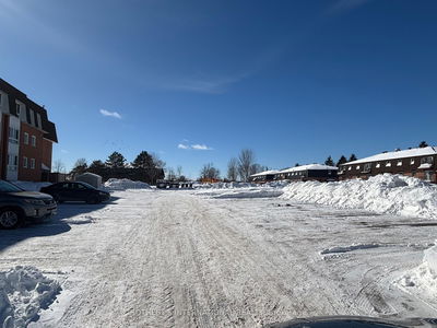 Unit 308 — 810 Kyle Crt, Brockville - Brockville image-0-4