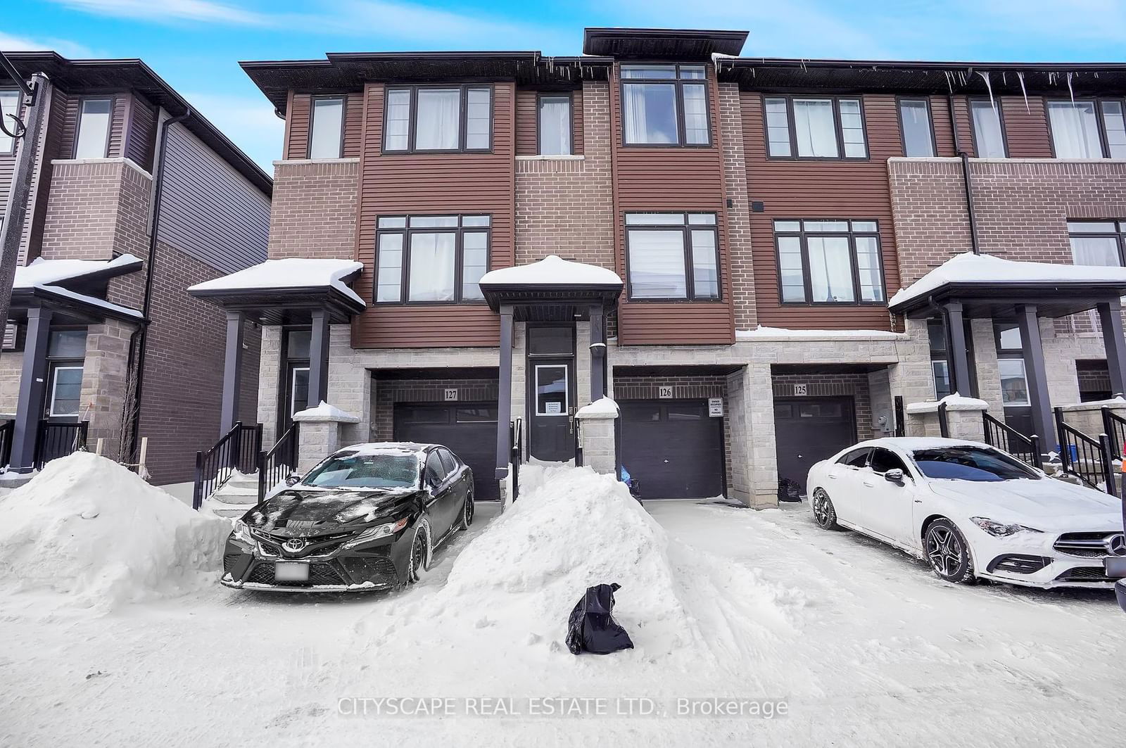 Townhouse for sale at 126-461 Blackburn Drive, Brantford, N3T 0W9 - MLS: X11981668