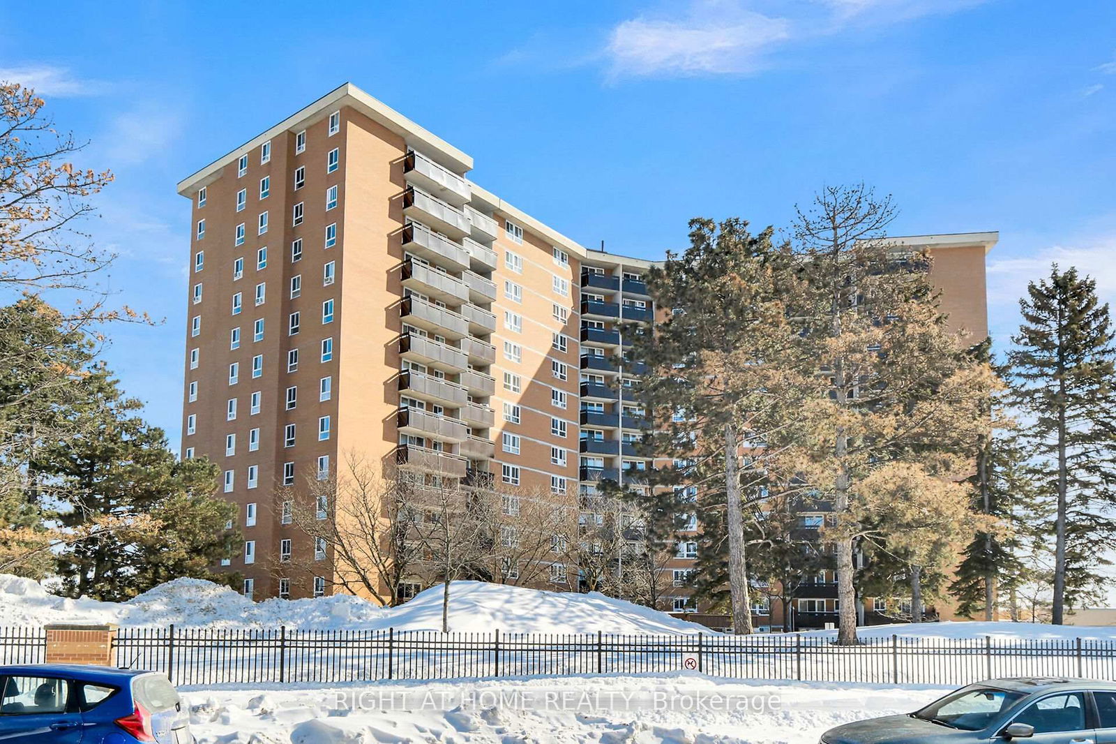 Condo leased at 1018-2020 Jasmine Crescent, Ottawa, Beacon Hill South, K1J 8K5 - MLS: X11981775