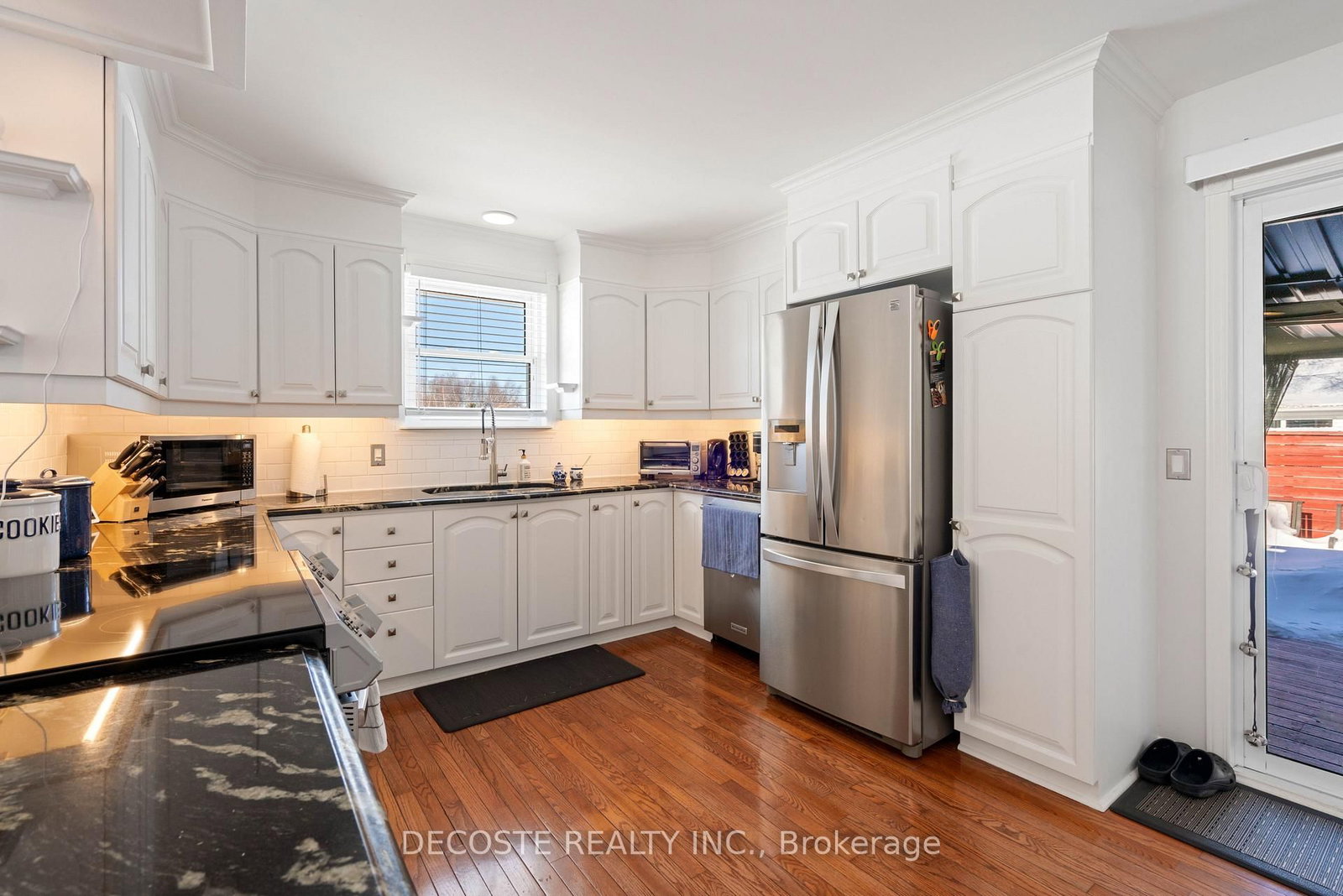 Listing Image 19