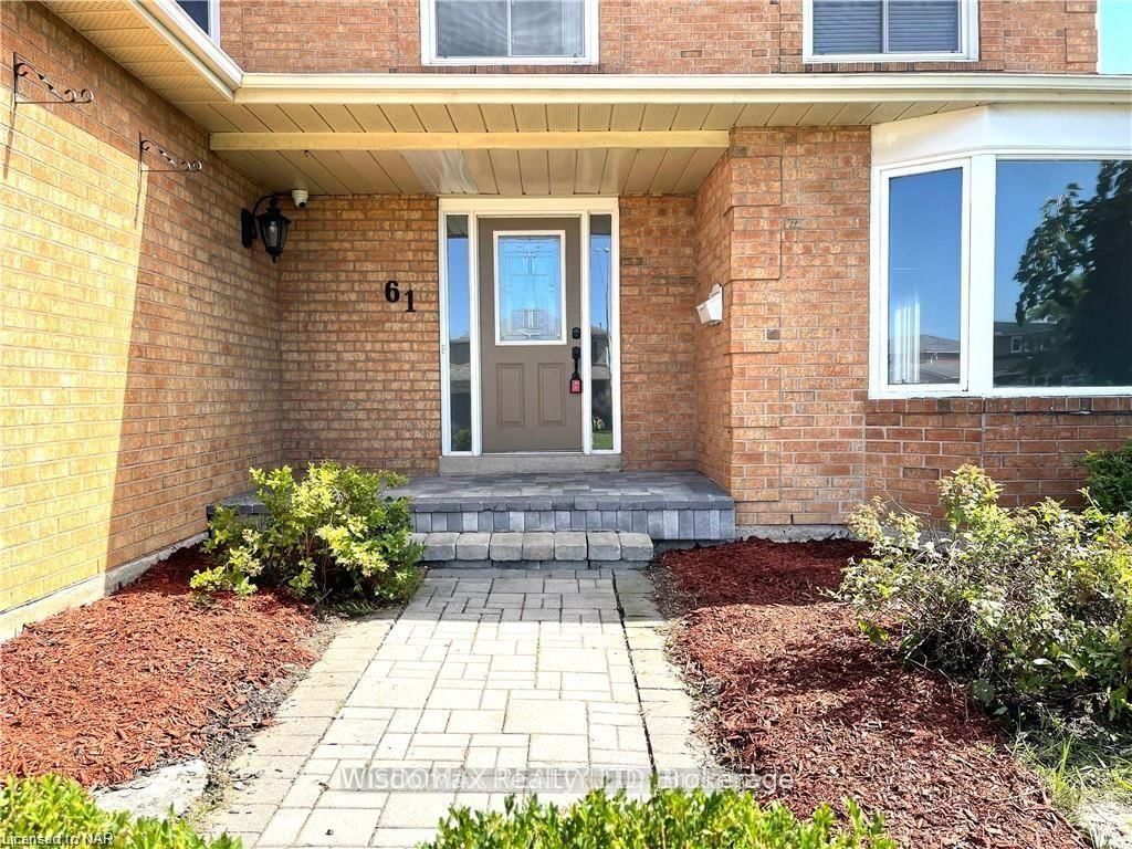 Detached House for sale at 61 BARBICAN Trail, St. Catharines, Burleigh Hill, L2T 4A7 - MLS: X11982028