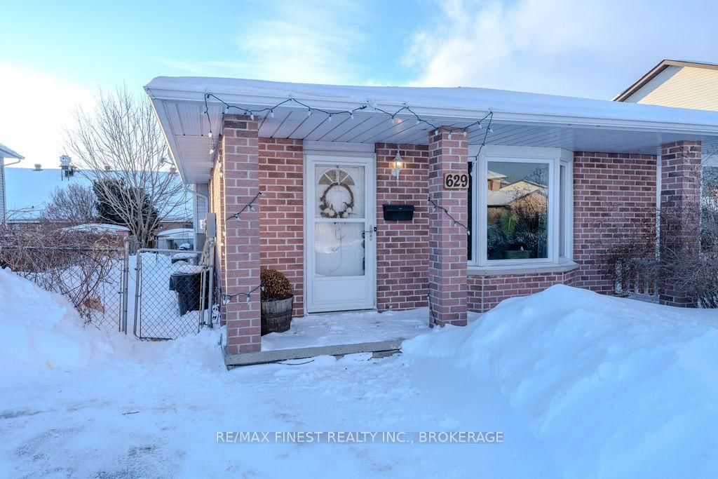 Semi-Detached House for sale at 629 Davis Drive, Kingston, K7M 7Y6 - MLS: X11982372