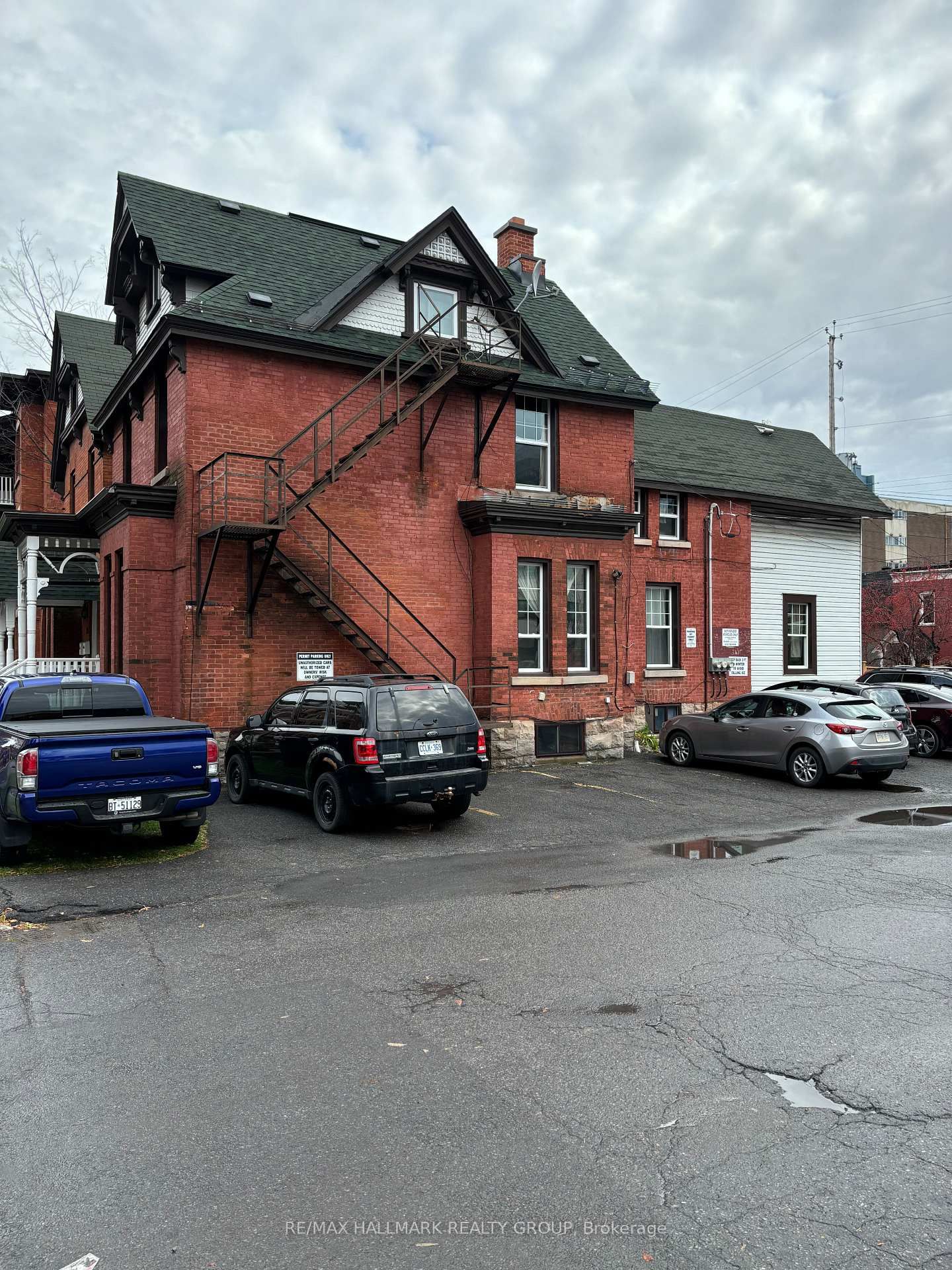 Listing Image 4