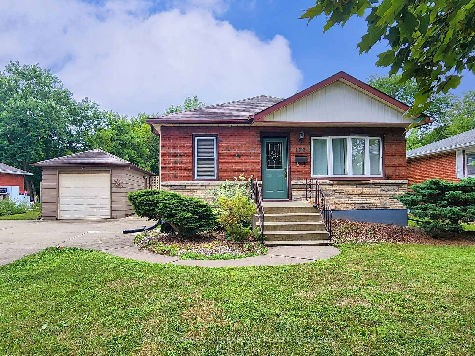 Detached House sold at 172 Glendale Avenue, St. Catharines, Glendale/Glenridge, L2T 2K3 - MLS: X11982497