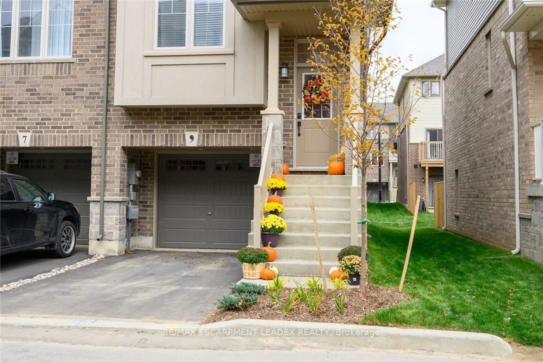 Townhouse for lease at 9 Birot Lane, Hamilton, Ancaster, L9K 0K1 - MLS: X11982589