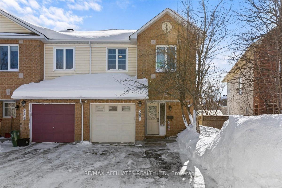 Townhouse for sale at 5901 Pineglade Crescent, Ottawa, Chapel Hill South - Orleans Village, K1W 1G3 - MLS: X11982601