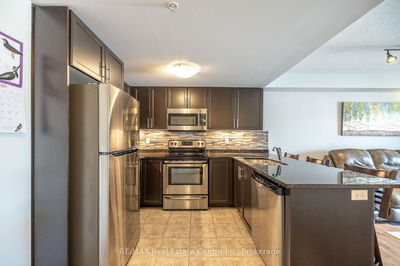 Unit 111 — 45 Kingsbury Sq, Guelph - Pine Ridge image-0-2