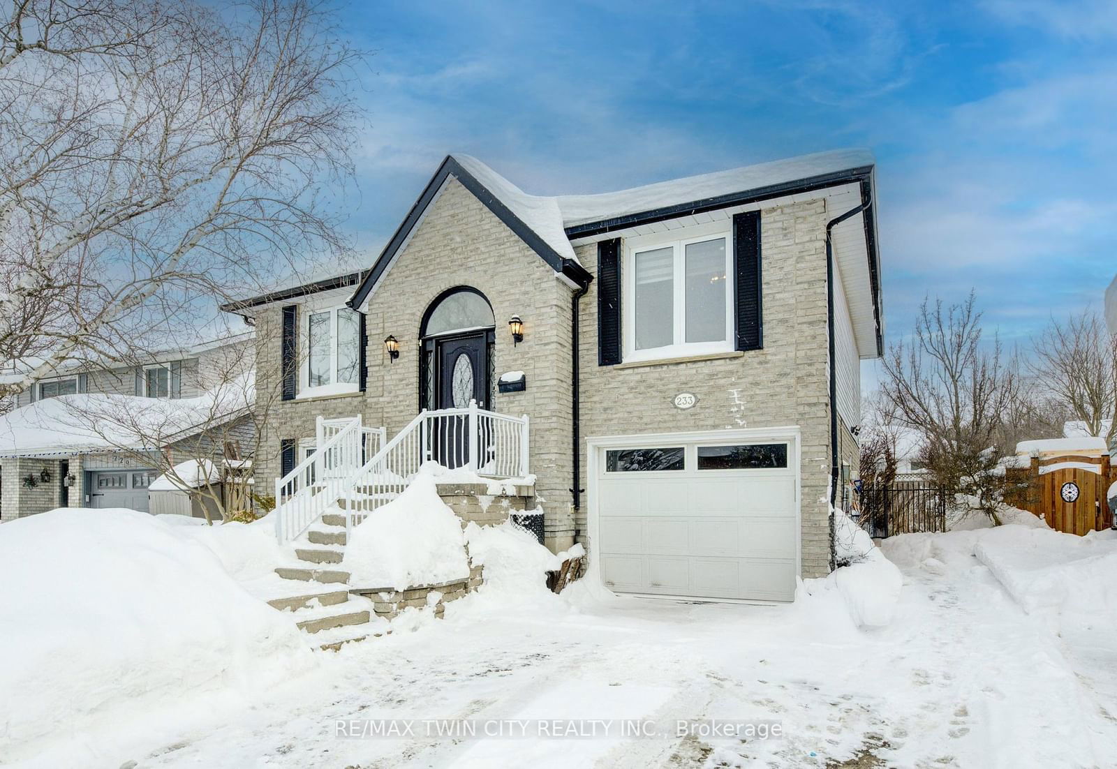 Detached House sold at 233 Blackwell Drive, Kitchener, N2N 2S6 - MLS: X11982781