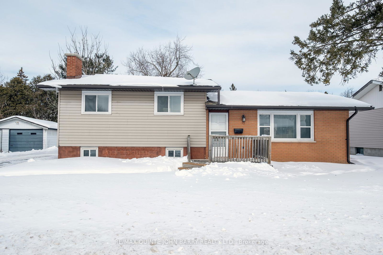 Detached House sold at 14 Hollandale Avenue, Quinte West, K8V 2C4 - MLS: X11982918